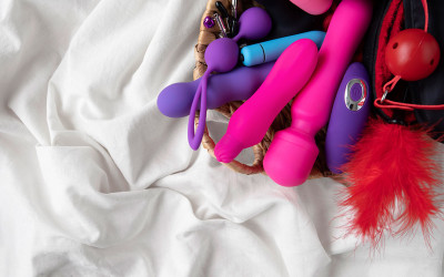 sex toys: 6 οφέλη από τη χρήση τους – εκτός από τους οργασμούς